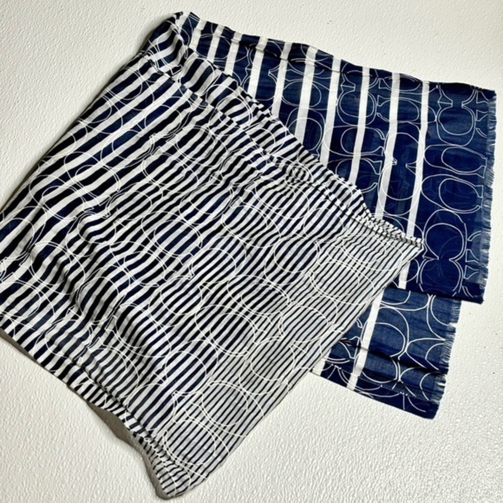 Coach rectangle scarf navy and white